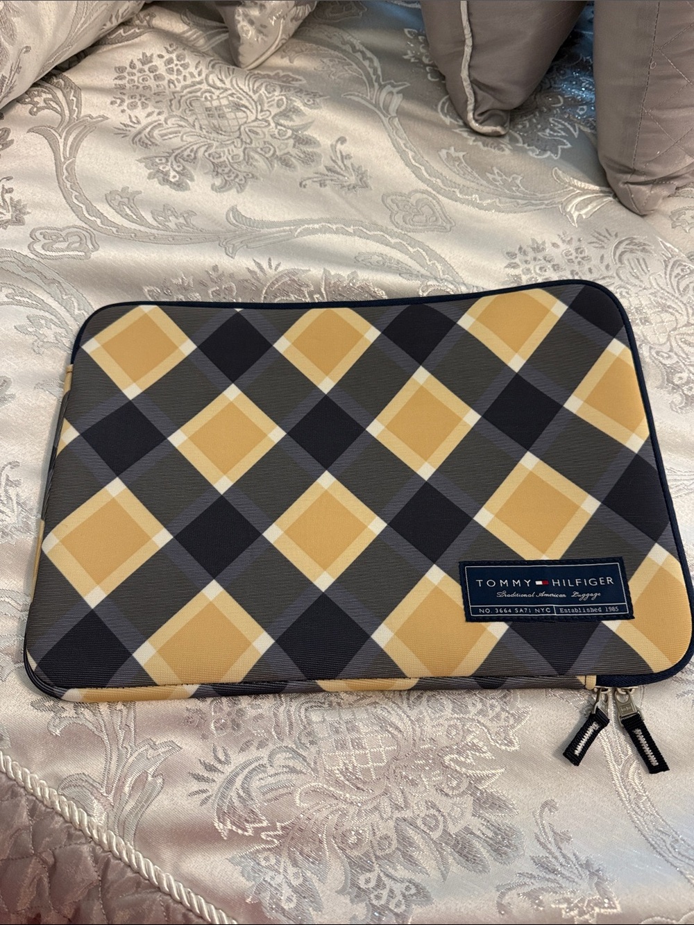 Tommy Hilfiger Yellow & Navy Plaid Tech Sleeve